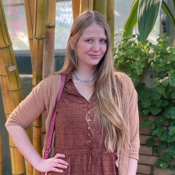 Meet your Posher, Rachel - Picture 1 of 1